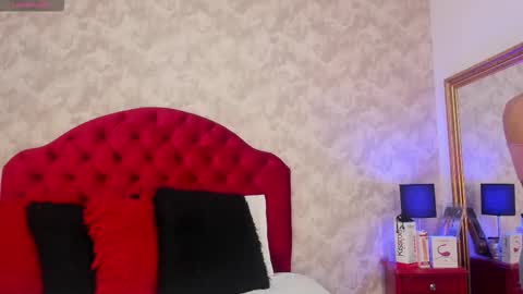 Snapshot of elizabet_taylor_ chatting on 12.02.25 Elizabet Taylor online show from 12.02.25