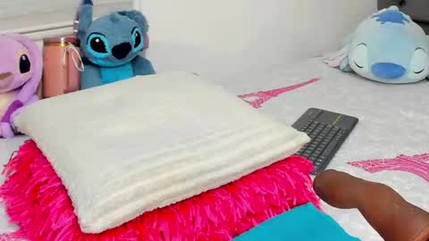 Snapshot of elizabeth_18_ chatting on 01.06.26 ELIZA online show from 01.06.26