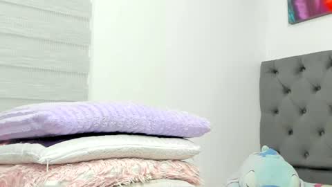 Snapshot of elizabeth_18_ chatting on 06.23.26 ELIZA online show from 06.23.26