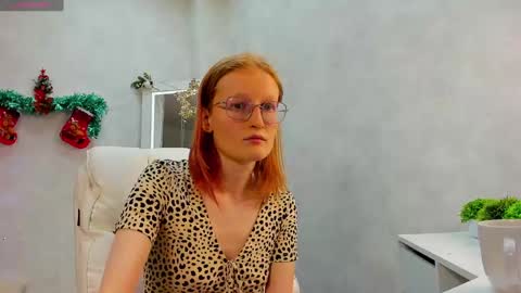 Snapshot of elizabeth_harpper chatting on 12.28.24 Elizabeth online show from 12.28.24