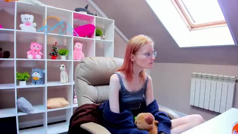 Snapshot of elizabeth_harpper chatting on 01.02.25 Elizabeth online show from 01.02.25