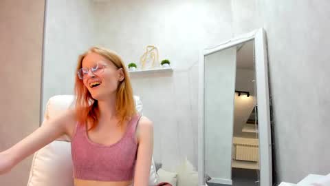 Snapshot of elizabeth_harpper chatting on 02.02.25 Elizabeth online show from 02.02.25