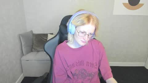 Snapshot of elizabeth_harpper chatting on 09.19.25 Elizabeth online show from 09.19.25