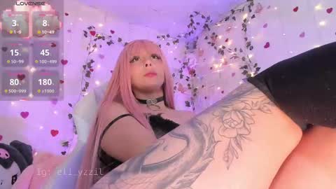    Independent Model online show from 03.06.25