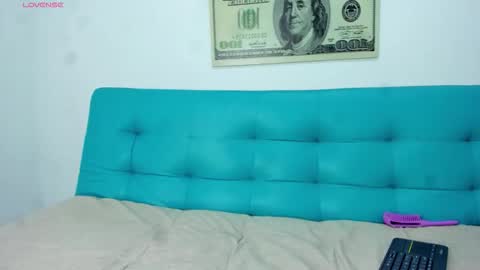 Snapshot of elizabeth_lamer chatting on 12.04.25 Elizabeth Lamer online show from 12.04.25