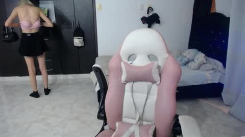  Elizabeth  online show from 11.08.25