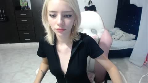  Elizabeth  online show from 11.08.25