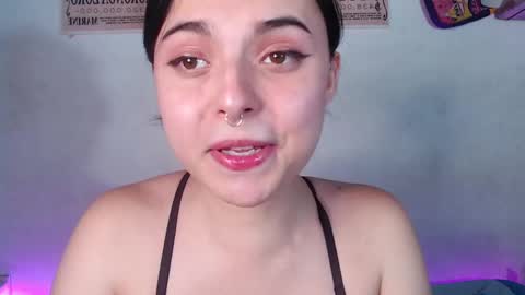 Snapshot of elizabeth_taylorxxx chatting on 12.21.24 Elizabeth Taylor online show from 12.21.24