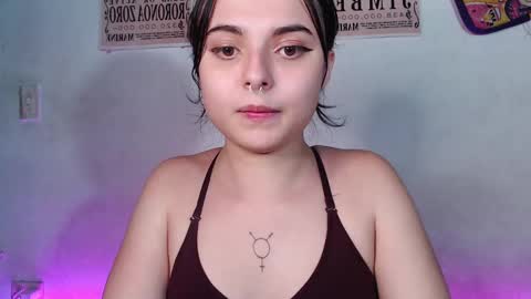 Snapshot of elizabeth_taylorxxx chatting on 01.06.25 Elizabeth Taylor online show from 01.06.25