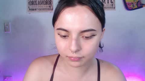 Snapshot of elizabeth_taylorxxx chatting on 01.18.25 Elizabeth Taylor online show from 01.18.25