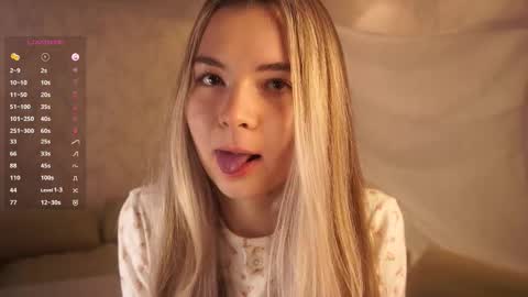 Snapshot of elizabethennals chatting on 10.27.25 Elizabeth online show from 10.27.25