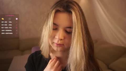 Snapshot of elizabethennals chatting on 11.13.25 Elizabeth online show from 11.13.25