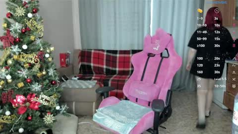 Snapshot of elizabethflowerr chatting on 12.12.24 Eli online show from 12.12.24