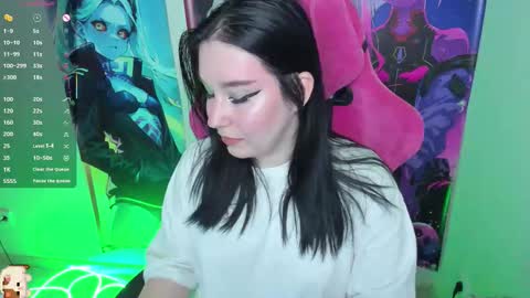 Snapshot of elizabethflowerr chatting on 09.10.25 Eli online show from 09.10.25