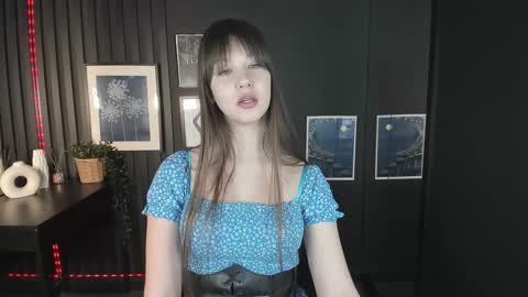 Snapshot of elizamild chatting on 01.23.25 Eliza online show from 01.23.25