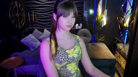 Snapshot of elizamild chatting on 01.30.25 Eliza online show from 01.30.25