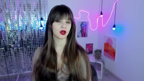 Snapshot of elizamild chatting on 02.07.25 Eliza online show from 02.07.25