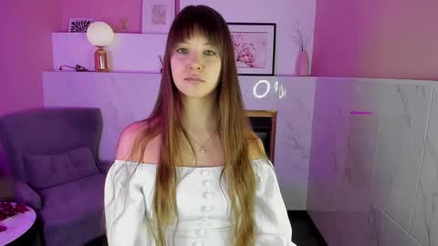 Snapshot of elizamild chatting on 02.18.25 Eliza online show from 02.18.25