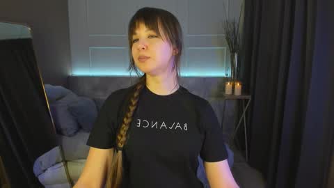 Snapshot of elizamild chatting on 02.20.25 Eliza online show from 02.20.25