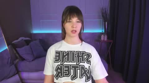 Snapshot of elizamild chatting on 02.23.25 Eliza online show from 02.23.25