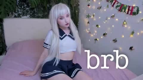 Snapshot of elizanik chatting on 01.09.26 Eliza online show from 01.09.26