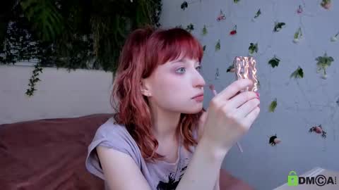 Snapshot of elizanik chatting on 02.12.26 Eliza online show from 02.12.26