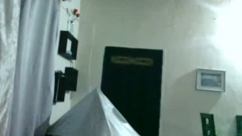 Snapshot of elizka_00 chatting on 04.16.26 elizka 00 online show from 04.16.26