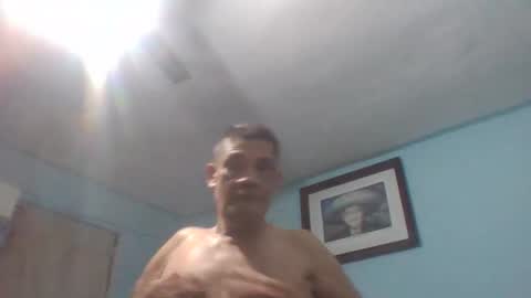 Snapshot of eljim323323 chatting on 11.07.25 eljim323323 online show from 11.07.25