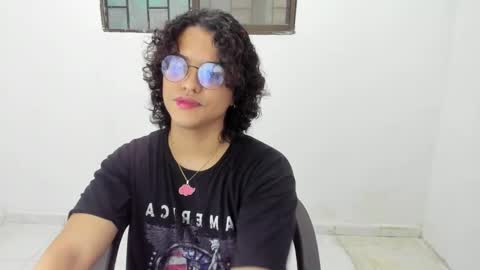 Snapshot of elkingthe chatting on 12.05.25 Diana online show from 12.05.25