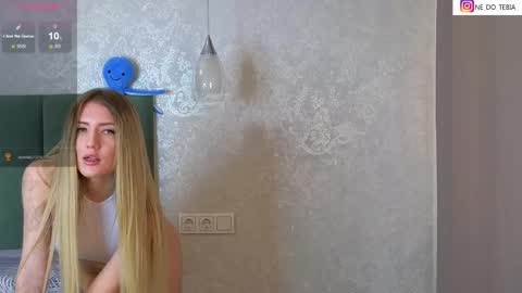 Snapshot of ella__sweety chatting on 02.18.25 Ella online show from 02.18.25