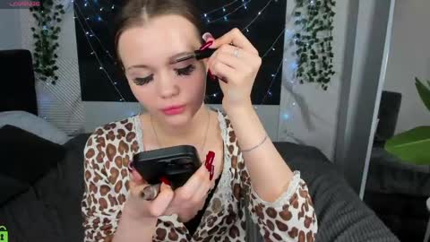 Snapshot of ella_butler chatting on 06.03.26 Ella online show from 06.03.26