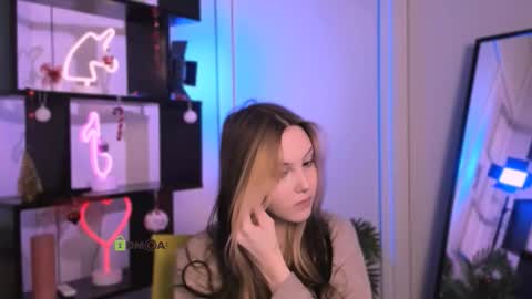 ella_coco online show from 01.10.26