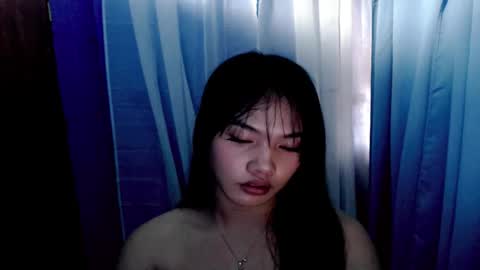 Ella online show from 12.04.25