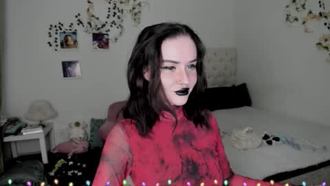 Snapshot of ella_gdss chatting on 12.21.25 ELLA online show from 12.21.25