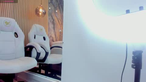 Snapshot of ella_harper chatting on 01.23.25 ella harper online show from 01.23.25