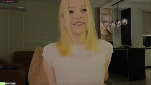 Snapshot of ella_hayes chatting on 04.20.26 Ella NEXT STREAM 1TH DECEMBER 1200 - 0800 AM AT MOSCOW TIME online show from 04.20.26