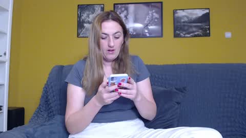 Snapshot of ella_max_live chatting on 02.08.25 Ella  Max online show from 02.08.25