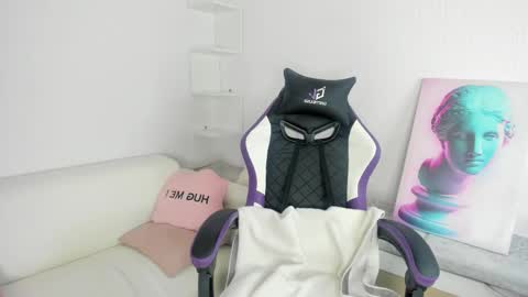 Ella online show from 03.05.26