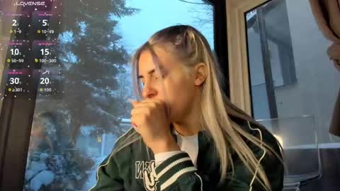 ella_vee online show from 02.02.26