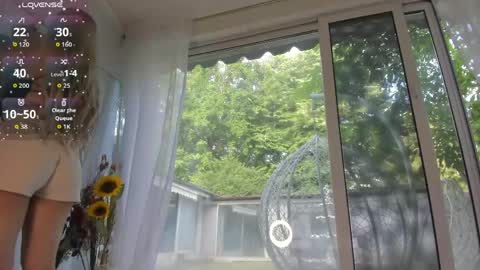 Snapshot of ella_vee chatting on 06.04.26 ella_vee online show from 06.04.26