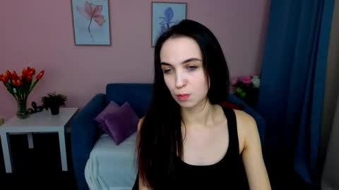 ellaasteele online show from 10.13.25