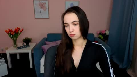 ellaasteele online show from 10.19.25