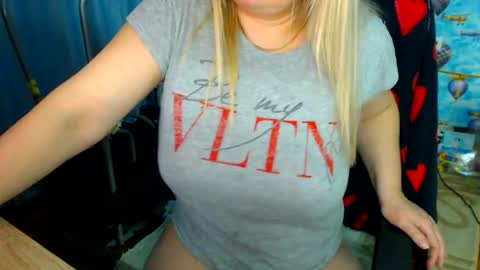  IsaBella  online show from 12.17.25