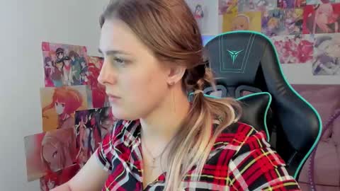 Snapshot of ellabells chatting on 03.30.26 EllaBells online show from 03.30.26