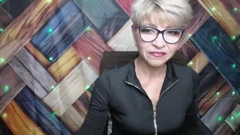 Snapshot of ellabonito chatting on 10.16.25 EllaBonito online show from 10.16.25