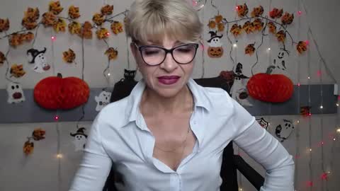 Snapshot of ellabonito chatting on 11.02.25 EllaBonito online show from 11.02.25