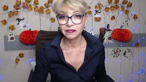 Snapshot of ellabonito chatting on 11.11.25 EllaBonito online show from 11.11.25