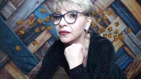 Snapshot of ellabonito chatting on 11.20.25 EllaBonito online show from 11.20.25