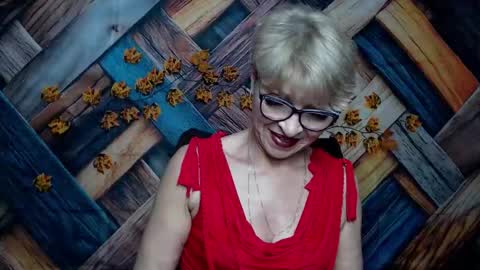 Snapshot of ellabonito chatting on 11.21.25 EllaBonito online show from 11.21.25