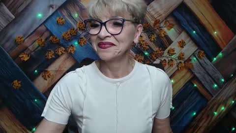 Snapshot of ellabonito chatting on 11.23.25 EllaBonito online show from 11.23.25